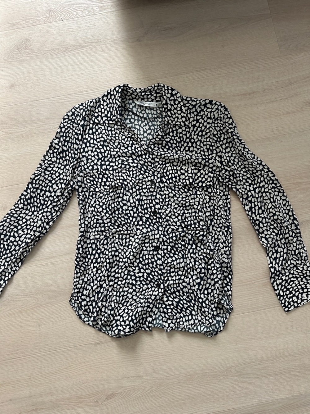 Zara Black and White Printed Long-Sleeve Blouse